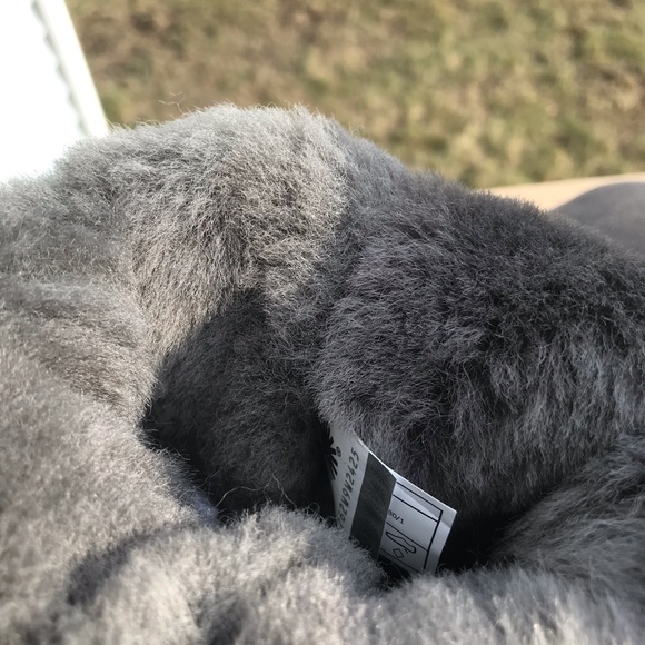 UGG Classic Boots II - Picture 6 of 6